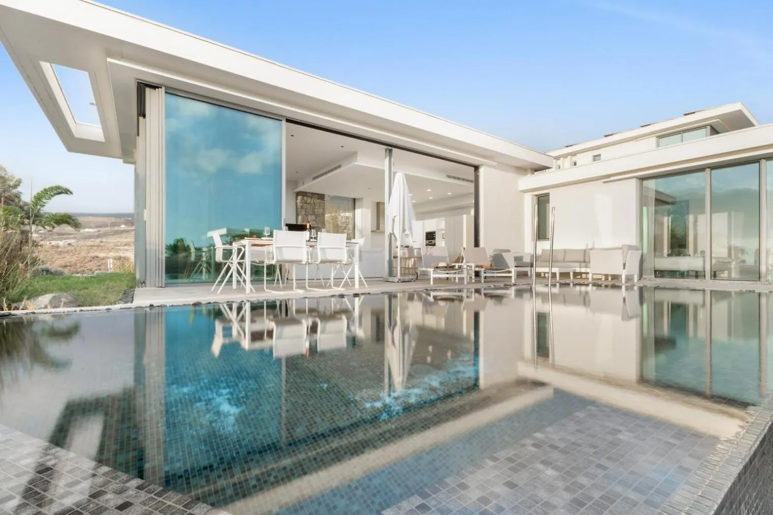Επικοινωνία με το Luxliving Tenerife Dali